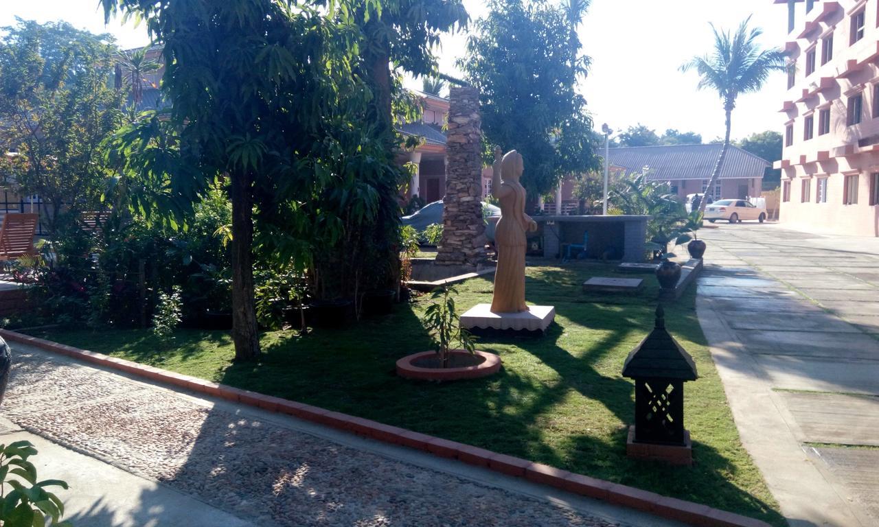 Hotel Juno Pakokku Екстер'єр фото