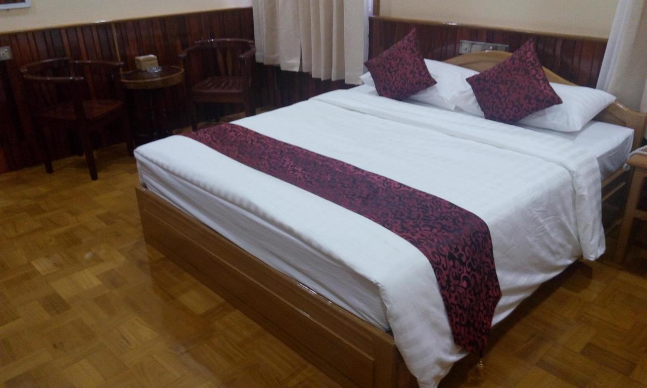 Hotel Juno Pakokku Екстер'єр фото