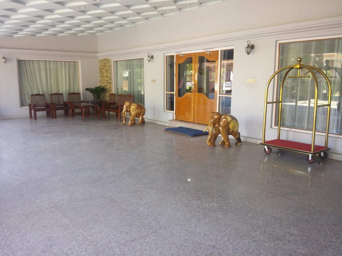 Hotel Juno Pakokku Екстер'єр фото