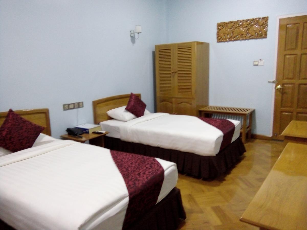 Hotel Juno Pakokku Екстер'єр фото