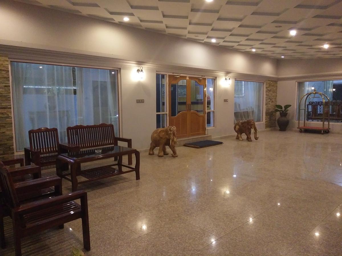 Hotel Juno Pakokku Екстер'єр фото