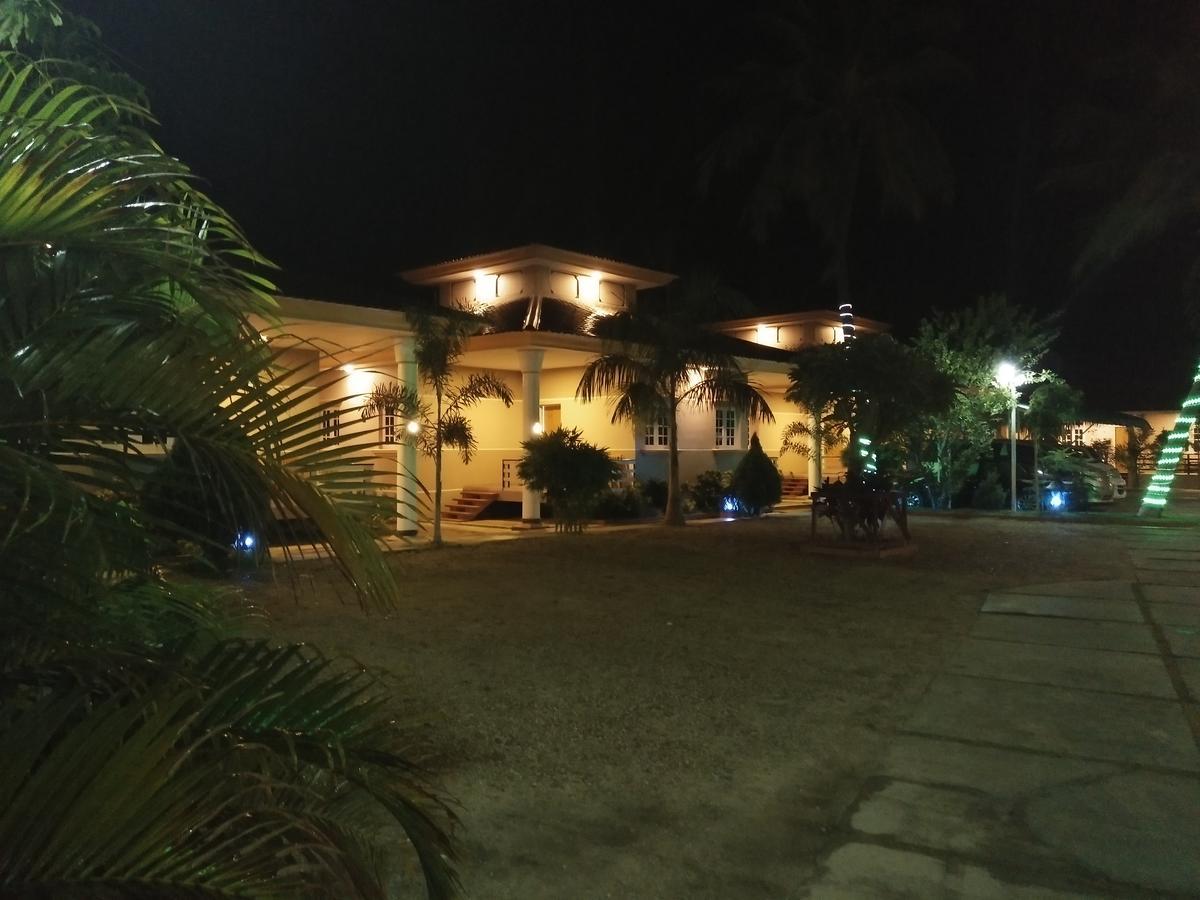 Hotel Juno Pakokku Екстер'єр фото