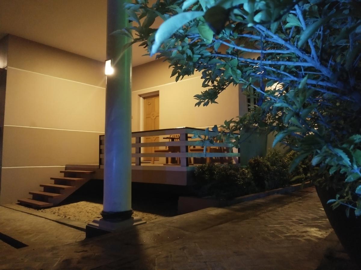 Hotel Juno Pakokku Екстер'єр фото